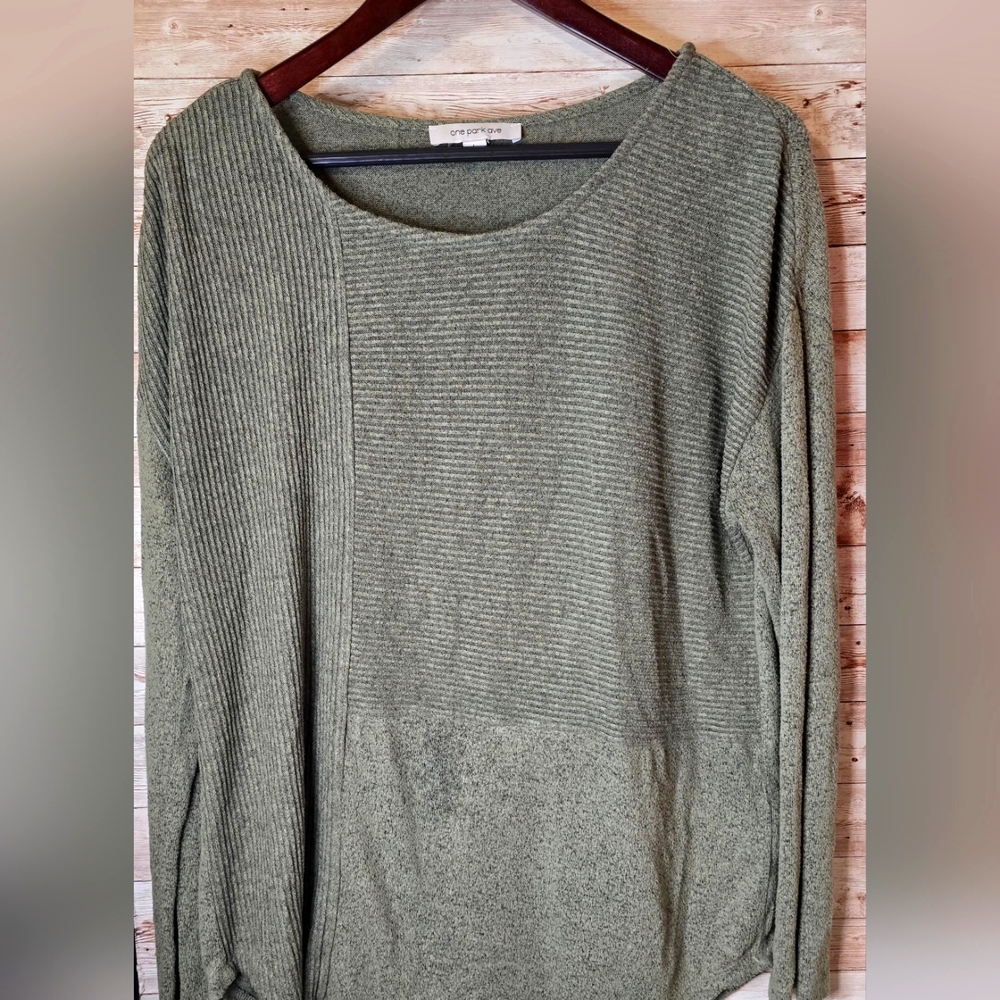 One Park Ave Sage Green Crew Neck Patchwork  Sweater Scoop Neck - Large